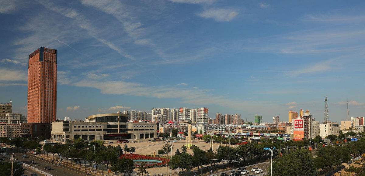 通辽盛会，嘉宾云集，观众热情如火